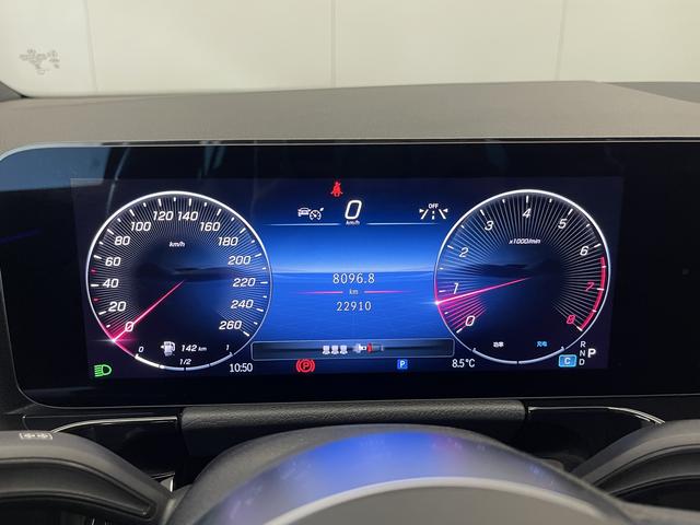 Mercedes-Benz GLA 2024 GLA 220 — фото 17
