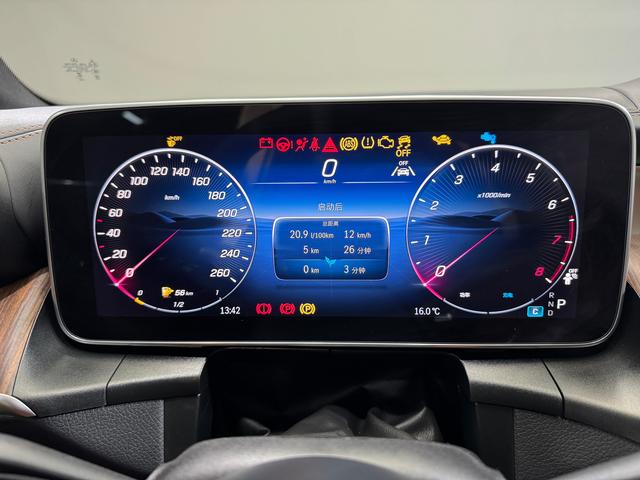 Mercedes-Benz GLC 2025 GLC 300 L 4 MATIC 5 — фото 19