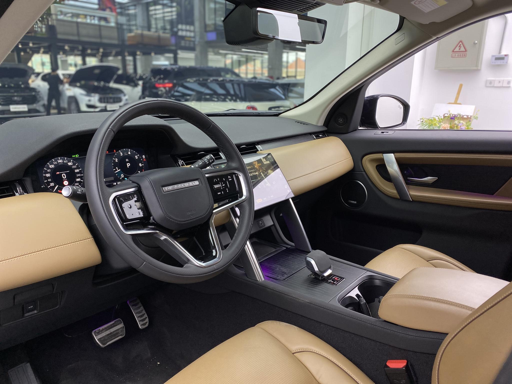 Land Rover Discovery Sport Sport 2024 249PS R-Dynamic HSE Luxury 5 мест