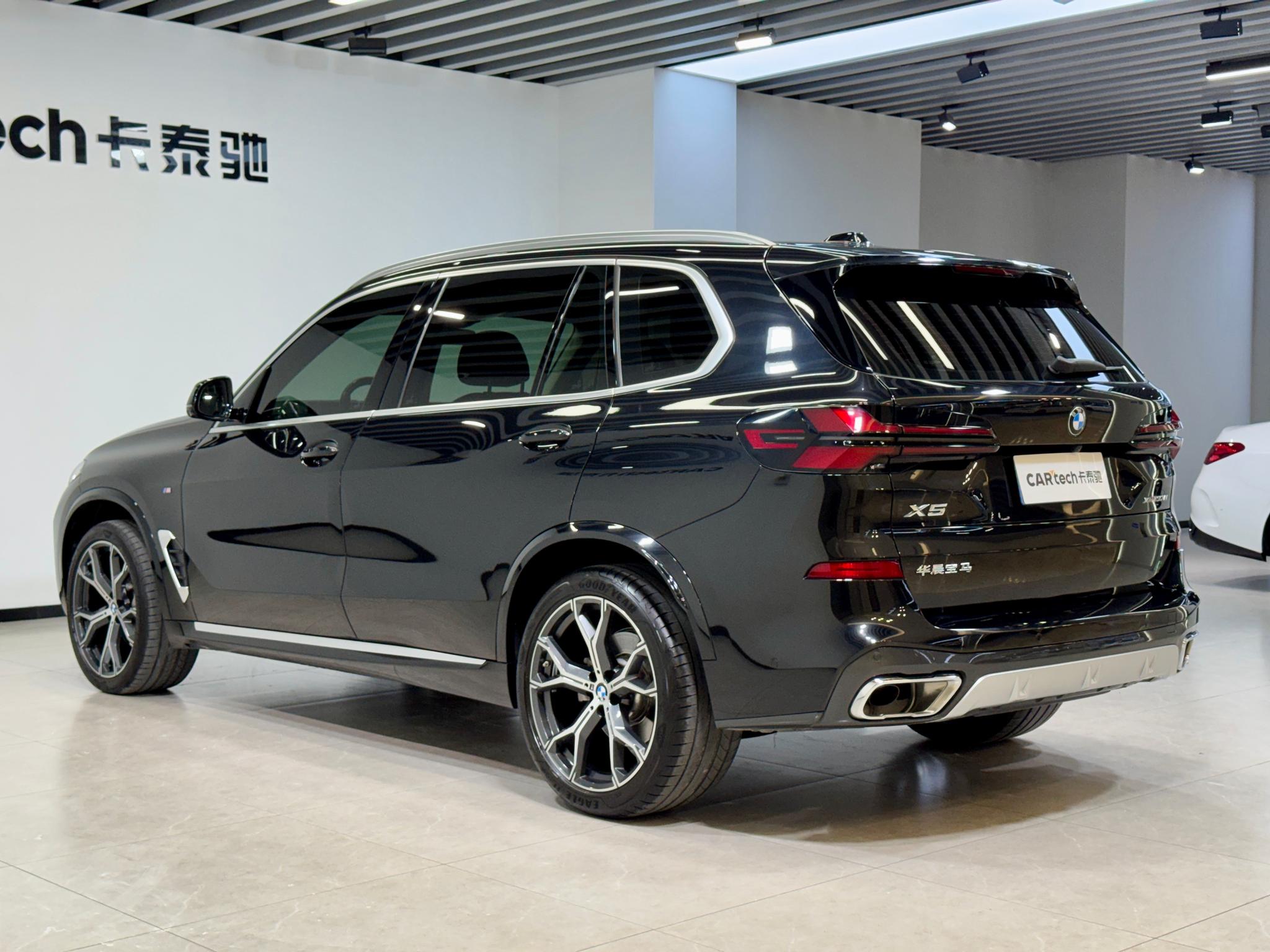 BMW X5 2023 xDrive30Li Premium M Sport