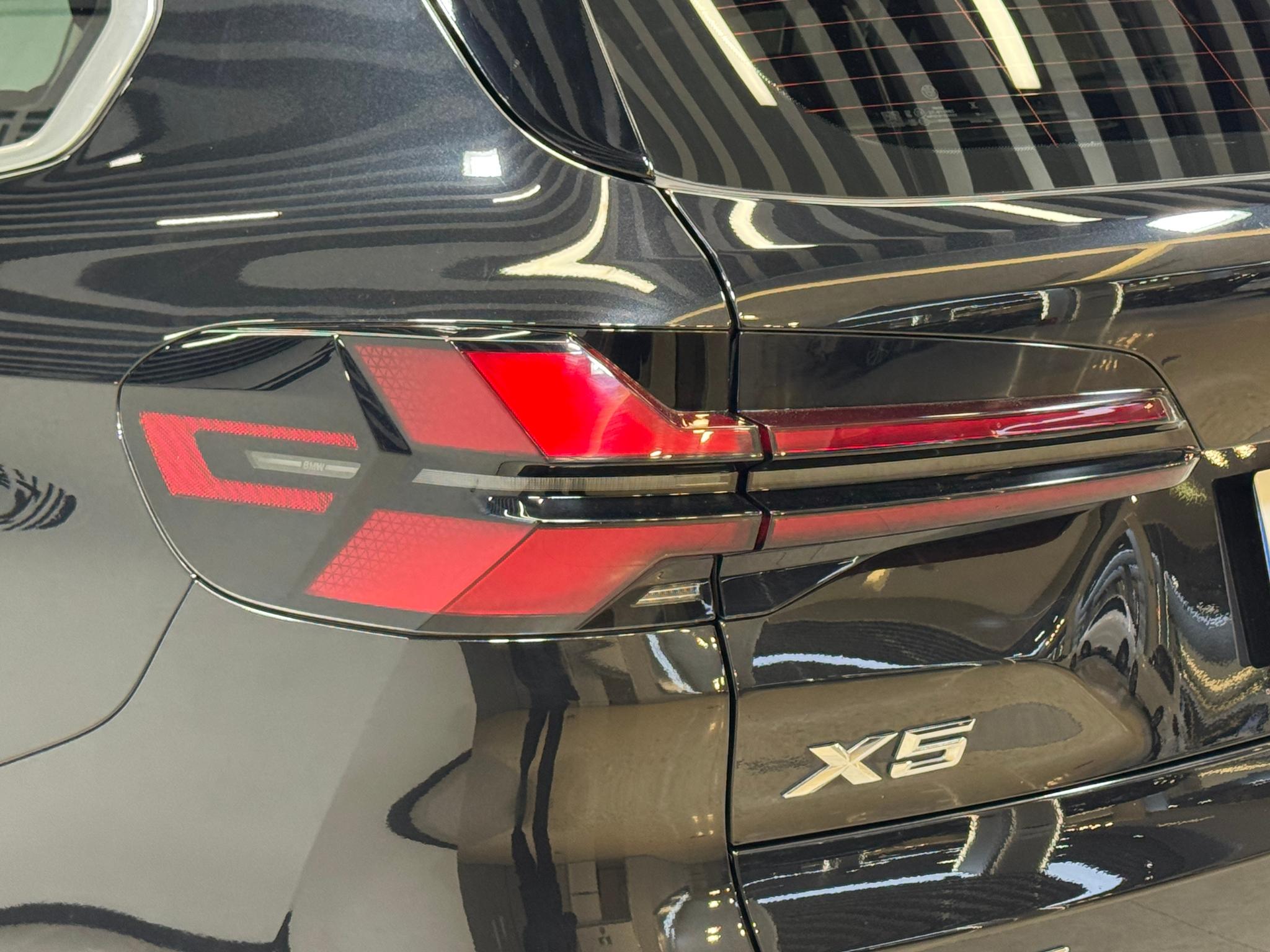 BMW X5 2023 xDrive30Li Premium M Sport