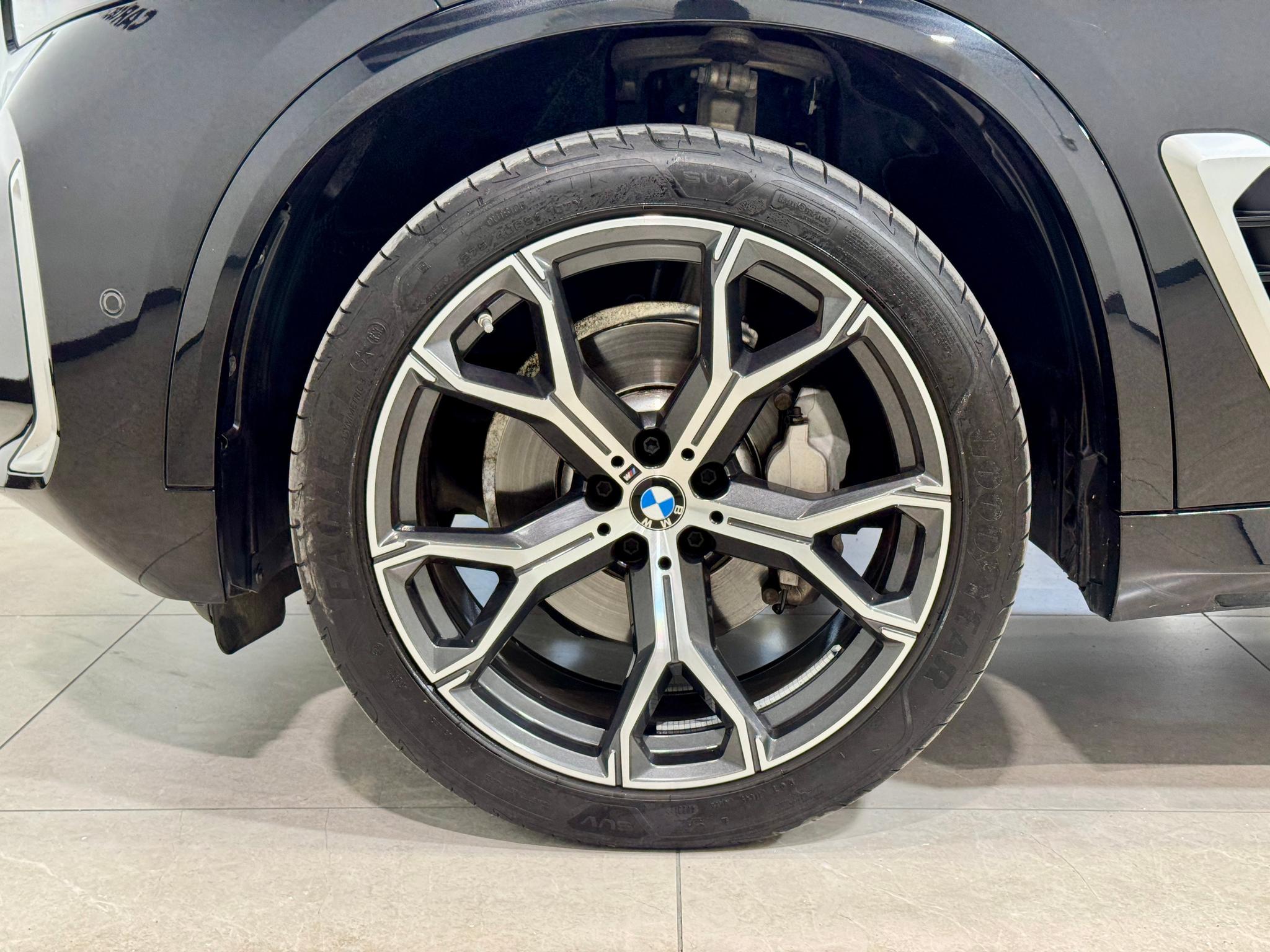 BMW X5 2023 xDrive30Li Premium M Sport