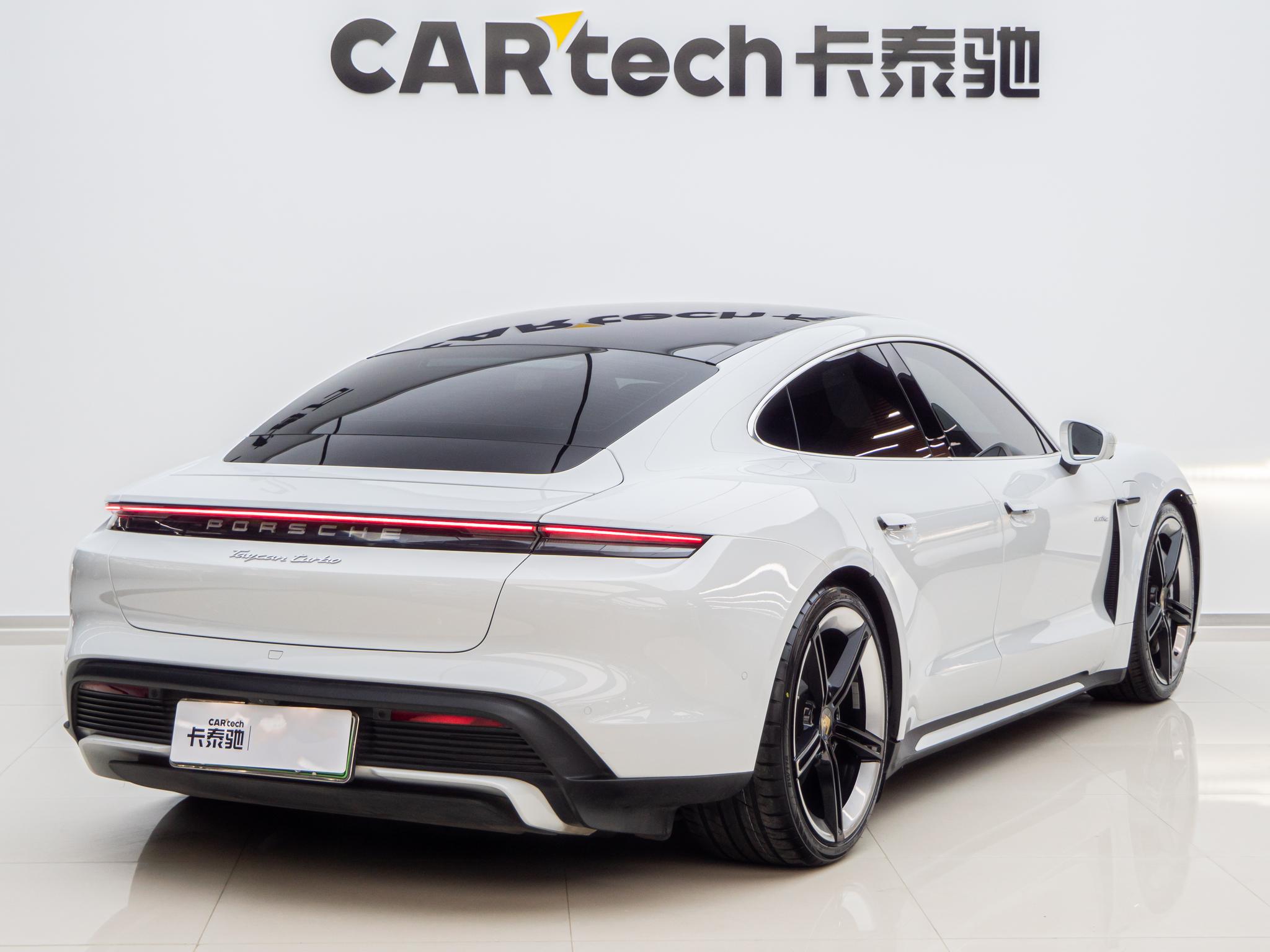 Porsche Taycan 2019 Taycan Turbo