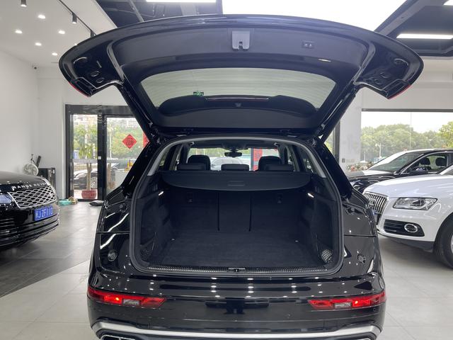 Audi Q5L 2022 40 T RS — фото 17