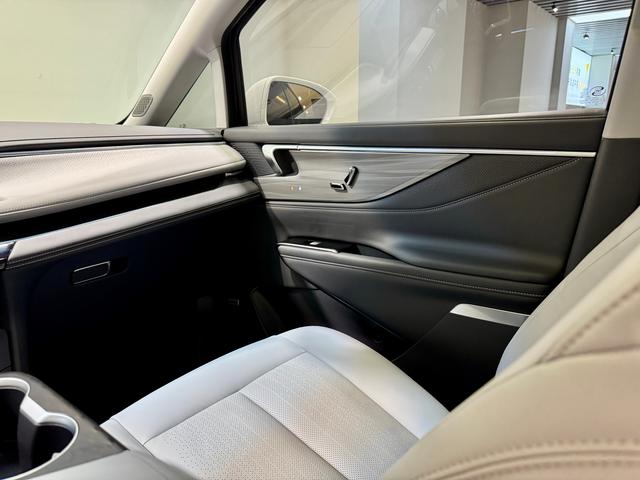 Buick GL8 2025 ES 2.0 T Flagship — фото 12