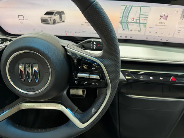 Buick GL8 2025 ES 2.0 T Flagship — фото 15
