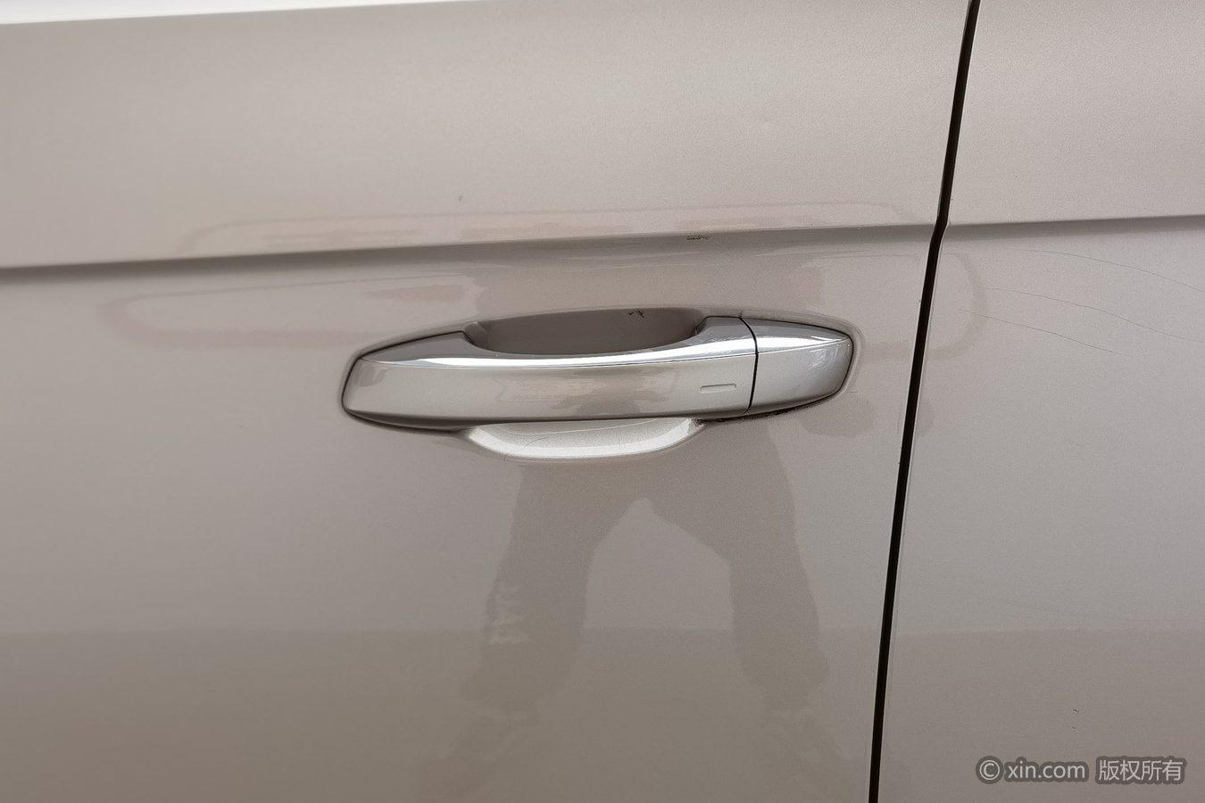 Volkswagen T-Roc 2023 300TSI DSG
