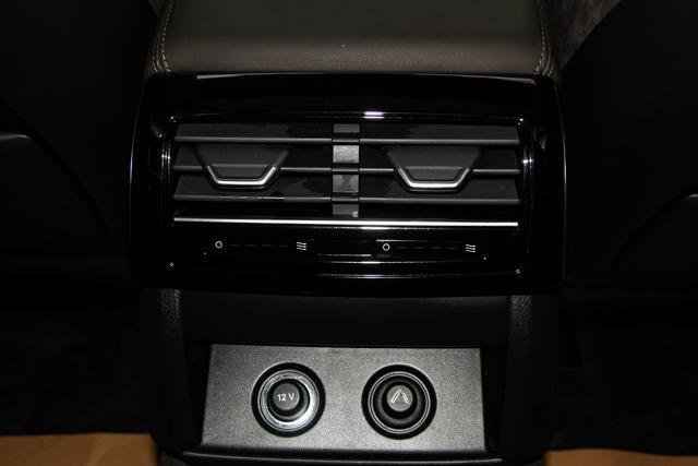 Audi A8 2024 A 8 L 45 TFSI quattro Luxury — фото 13