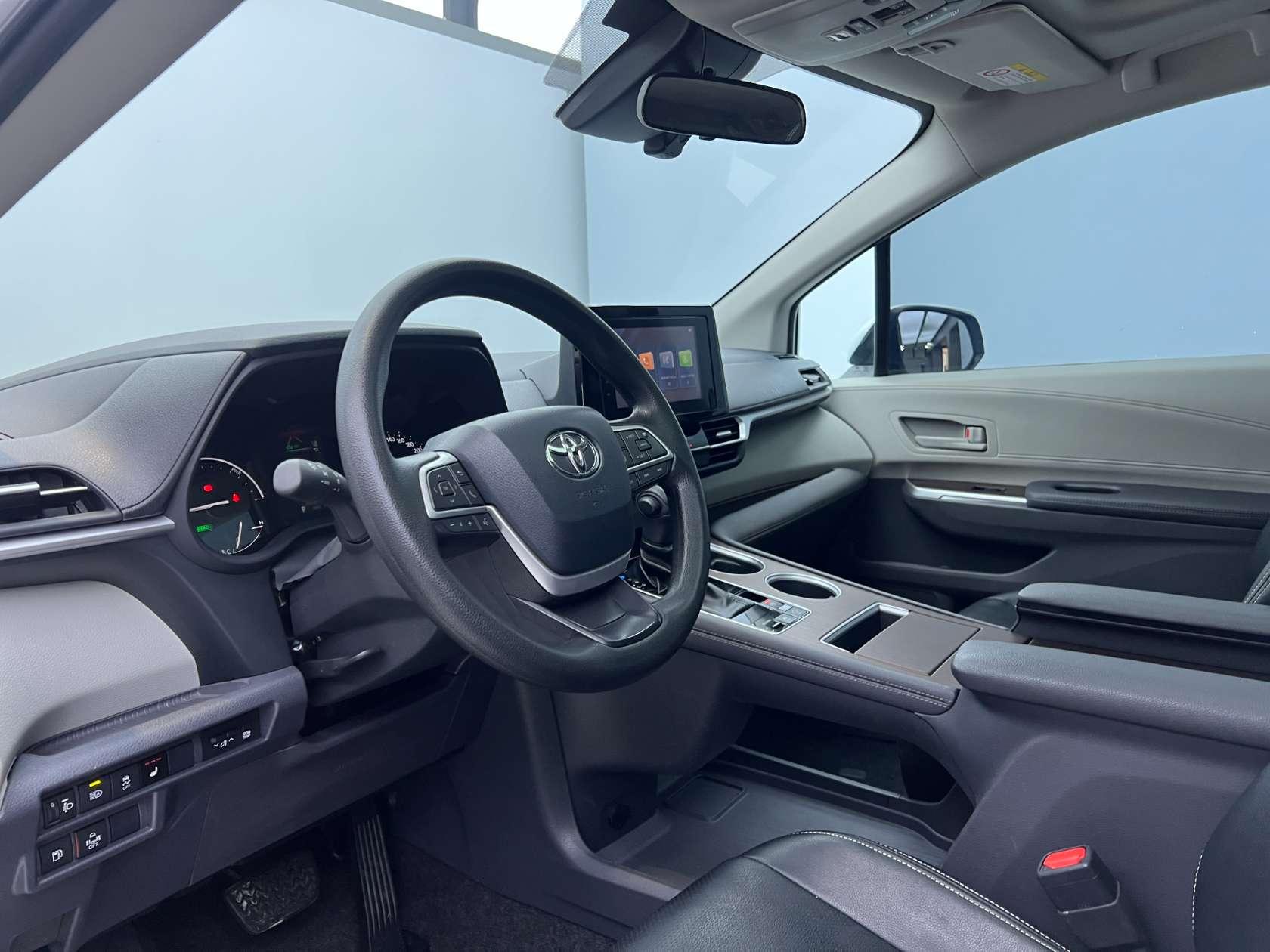 Toyota Sienna 2023 2.5L Comfort