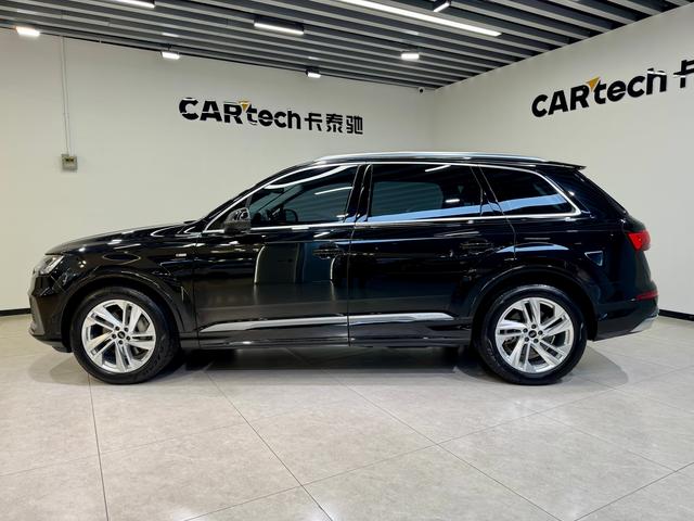 Audi Q7 2023 45 TFSI quattro S line Sport — фото 4