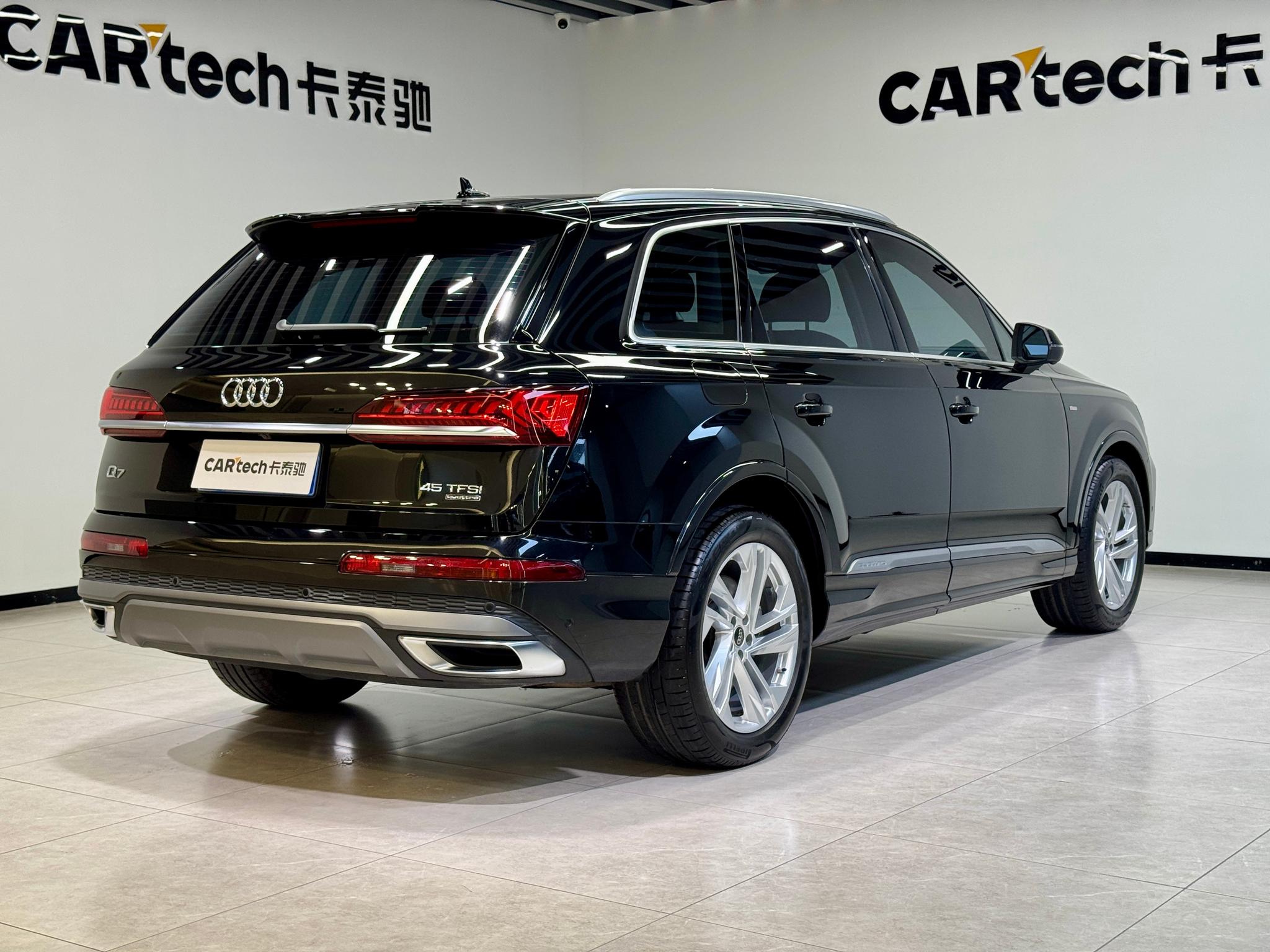 Audi Q7 2023 45 TFSI quattro S line Sport