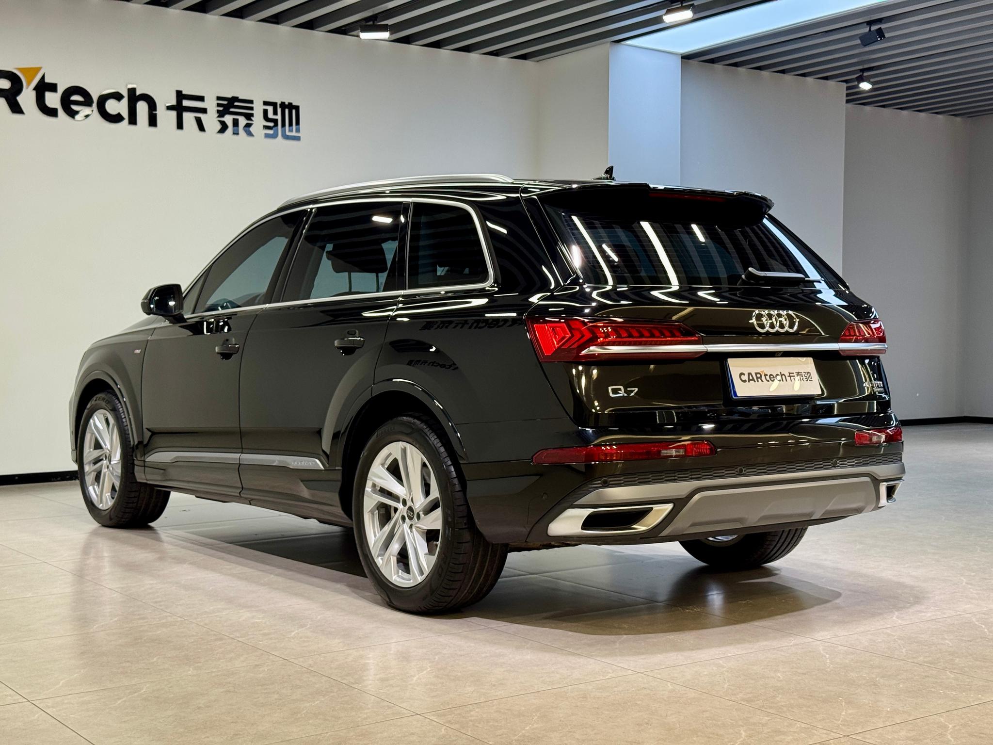 Audi Q7 2023 45 TFSI quattro S line Sport