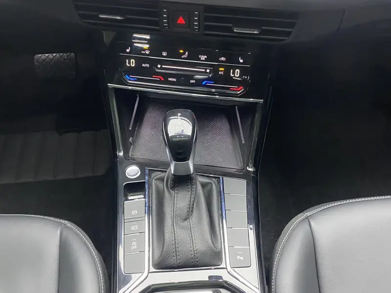 Volkswagen Passat — фото 16