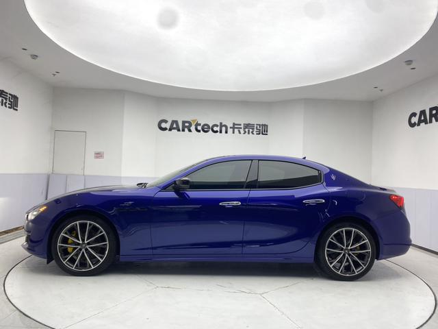Maserati Ghibli 2021 2.0 T — фото 4