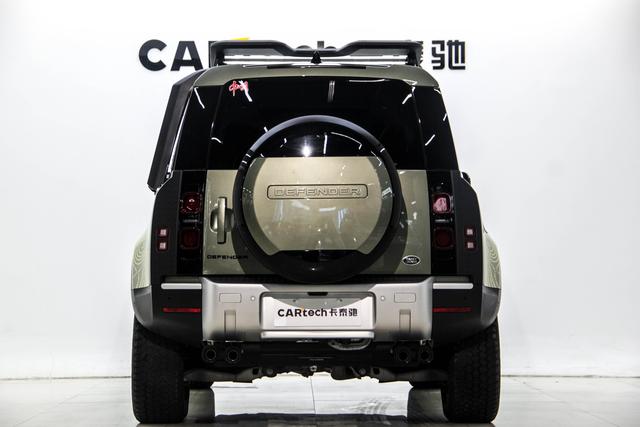 Land Rover Defender 2023 110 3.0 T P 400 — фото 5
