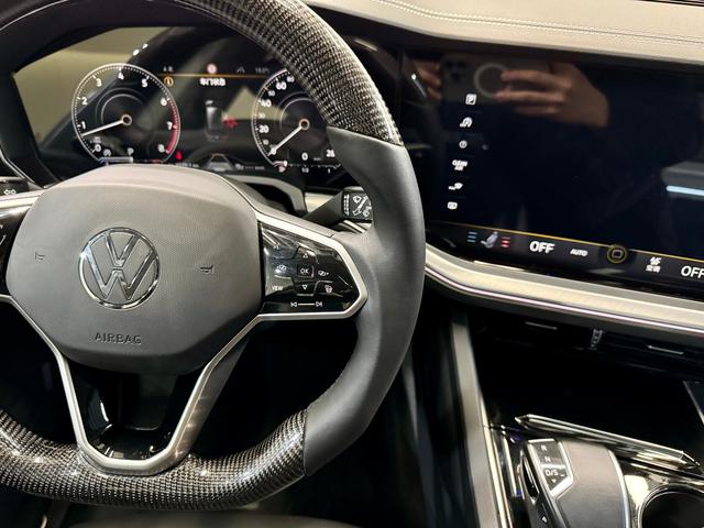 Volkswagen Touareg 2022 3.0 TSI — фото 16