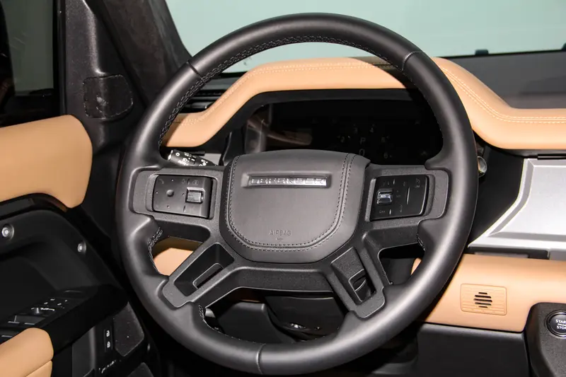 Land Rover Defender — фото 10