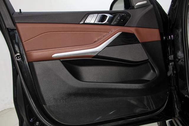 BMW X7 2022 x Drive 40i Leading — фото 13