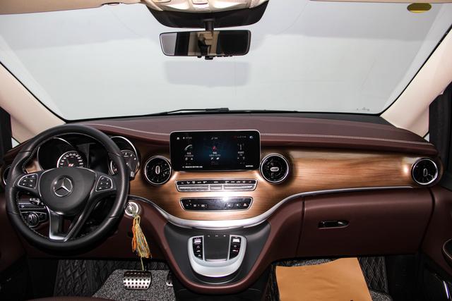 Mercedes-Benz V-Class 2022 V 260 L — фото 19