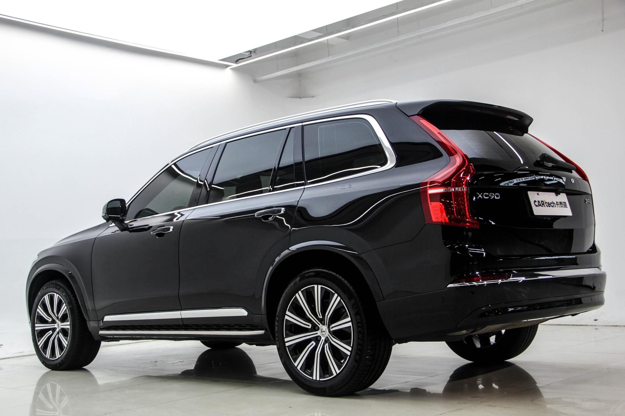 Volvo XC90 2023 B6 Luxury 7 мест