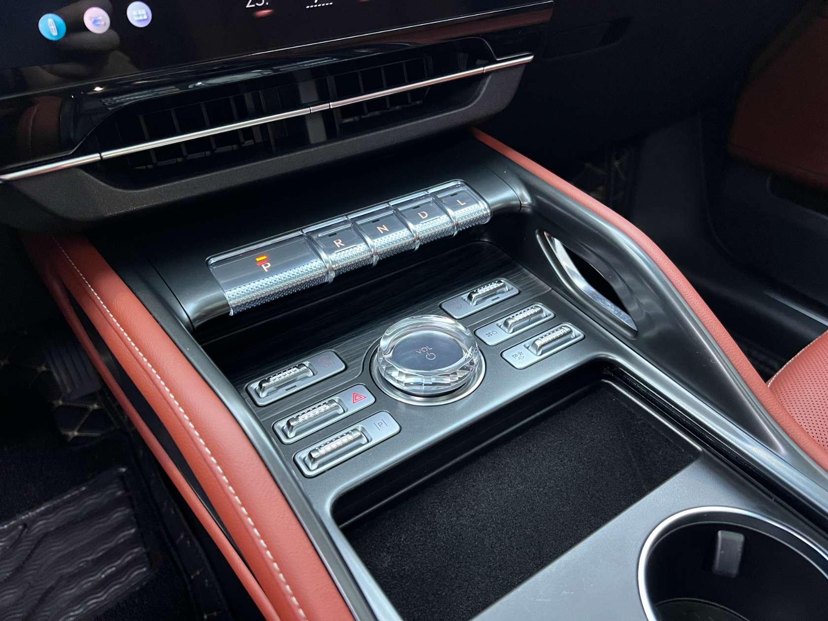Lincoln Nautilus 2025 2.0T