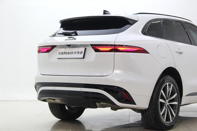 Jaguar F-PACE 2024 P 250 R-Dynamic SE — фото 10