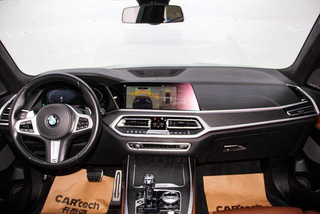BMW X7 2022 x Drive 40i M — фото 18