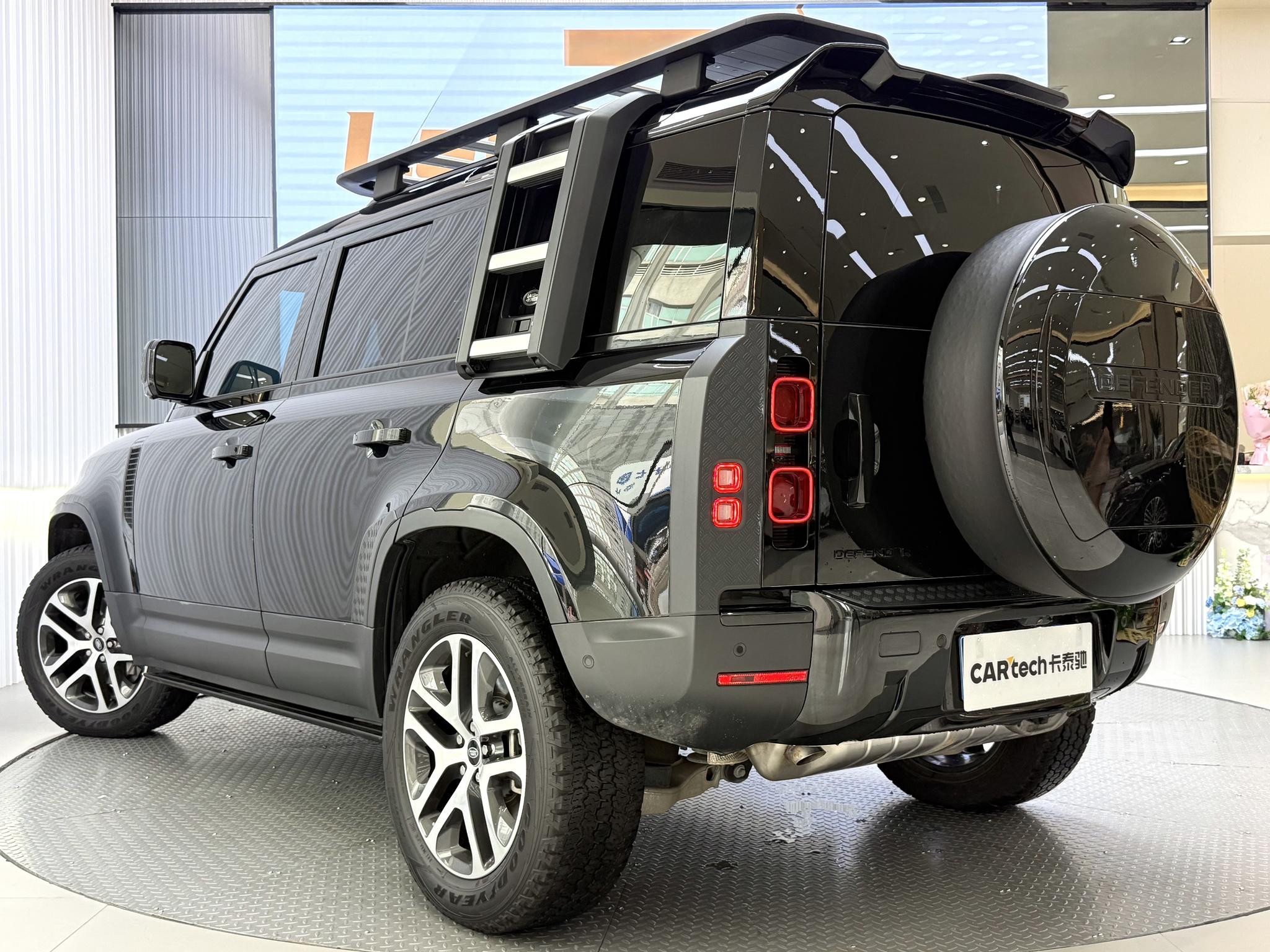 Land Rover Defender 2023 110 3.0T P400