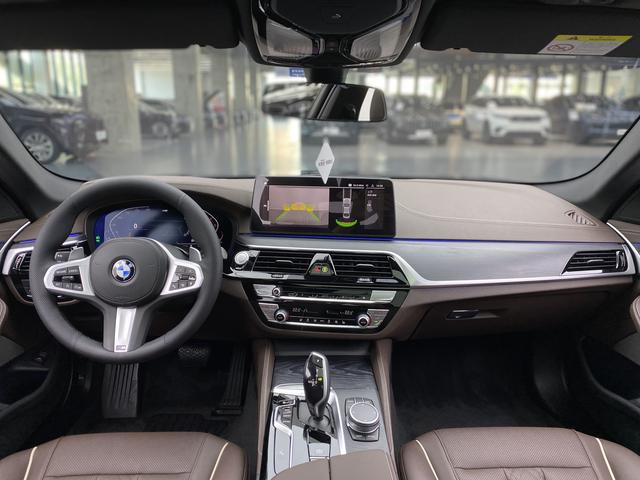 BMW 5-Series 2022 530 Li Leading M — фото 20
