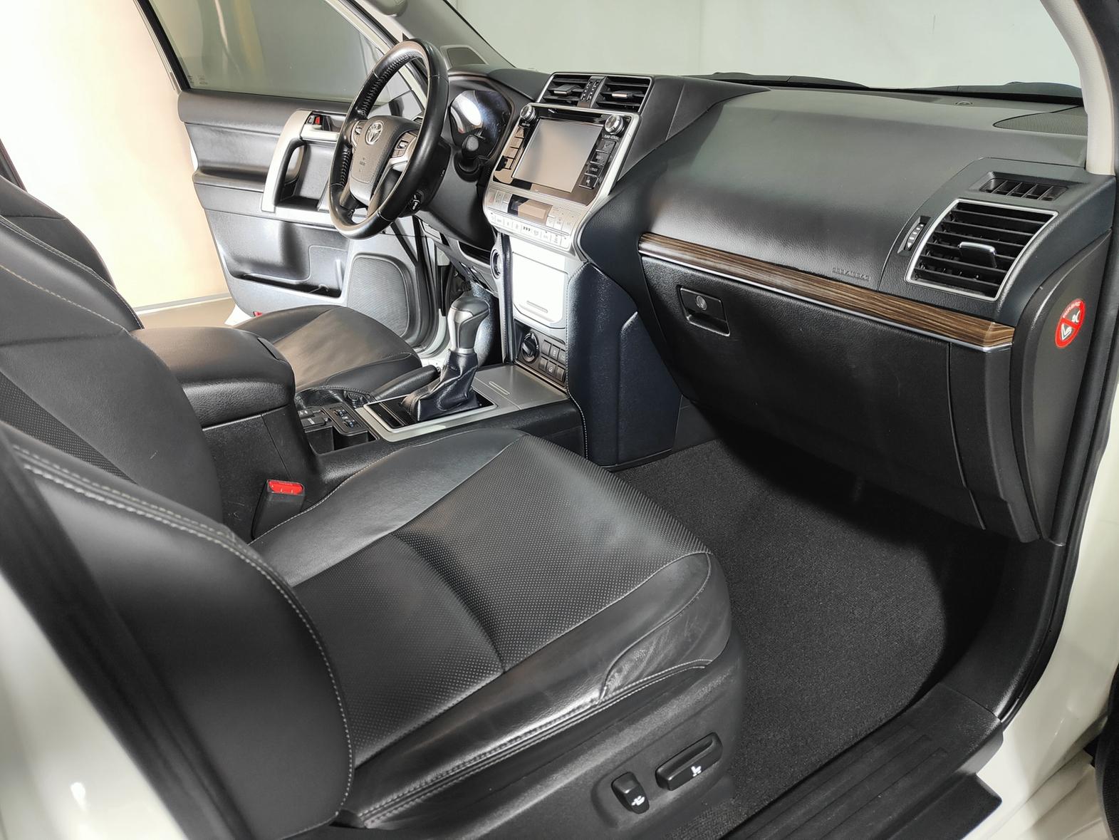 Toyota Land Cruiser Prado 2018 3.5L AT TX-L
