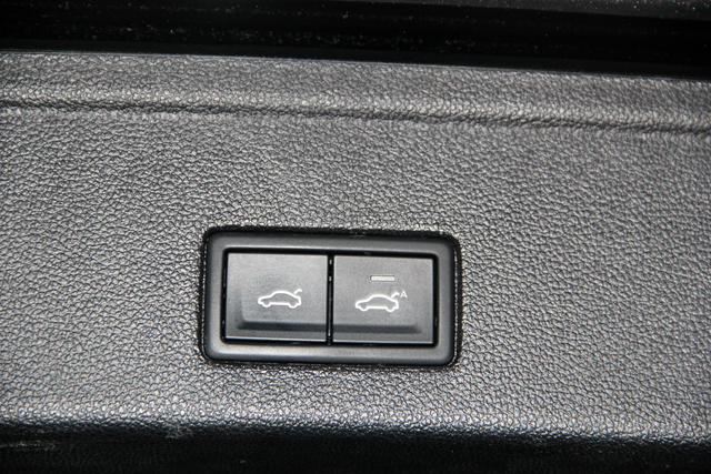 Volkswagen Touareg 2023 3.0 TSI — фото 17
