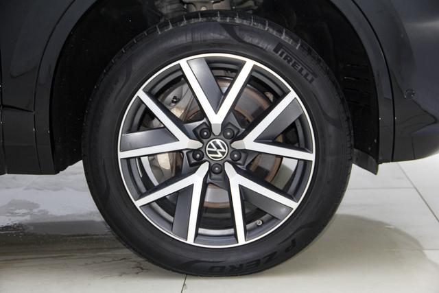 Volkswagen Touareg 2023 3.0 TSI — фото 7