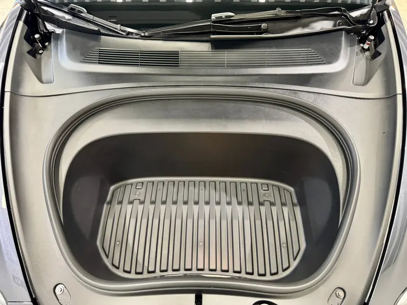 Tesla Model 3 — фото 18