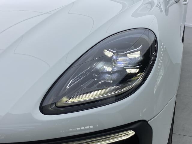 Porsche Macan 2023 Macan 2.0 T — фото 7
