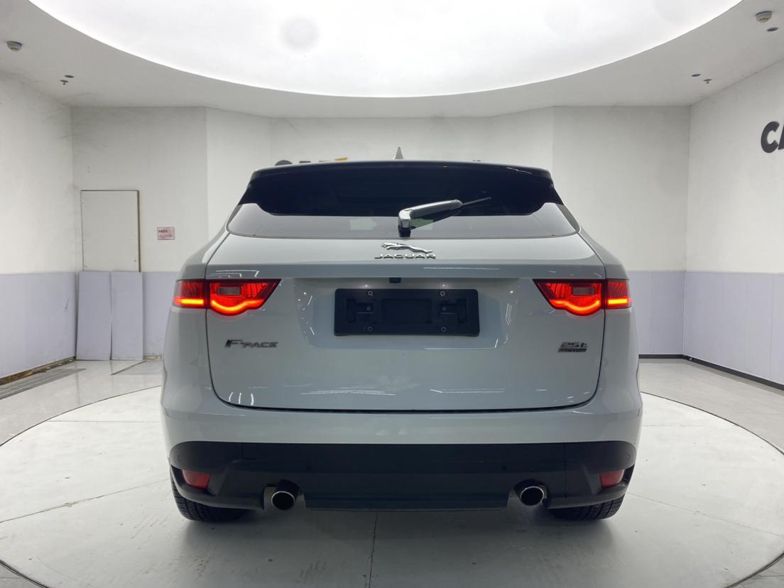 Jaguar F-Pace 2018 2.0T Premium
