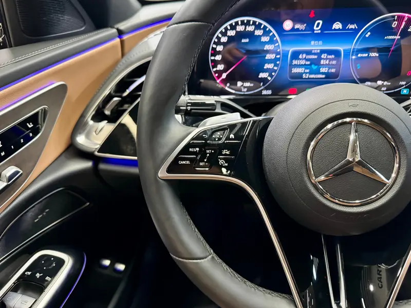 Mercedes-Benz E-Class — фото 15