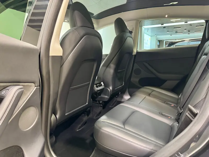 Tesla Model Y — фото 14