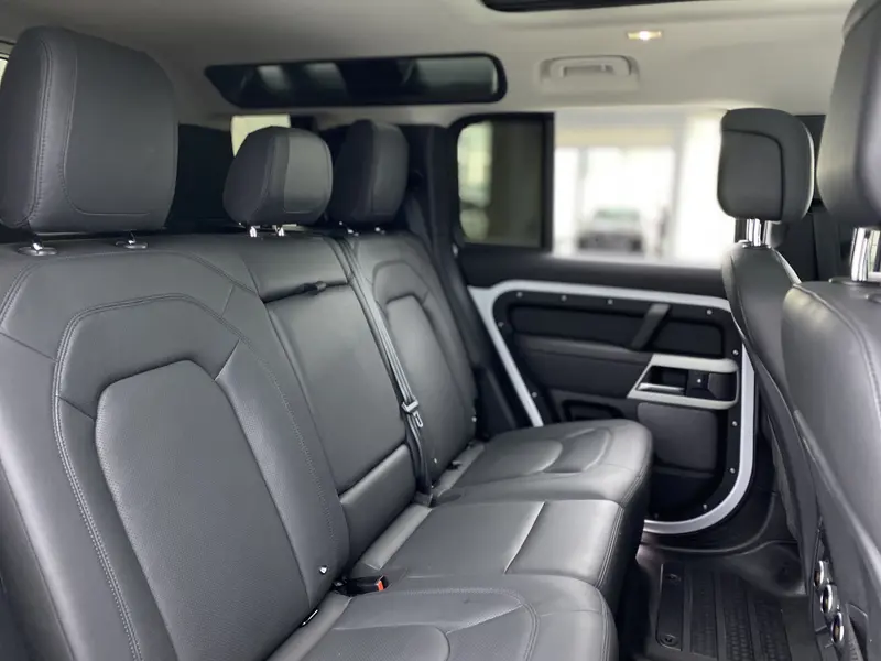 Land Rover Defender — фото 15
