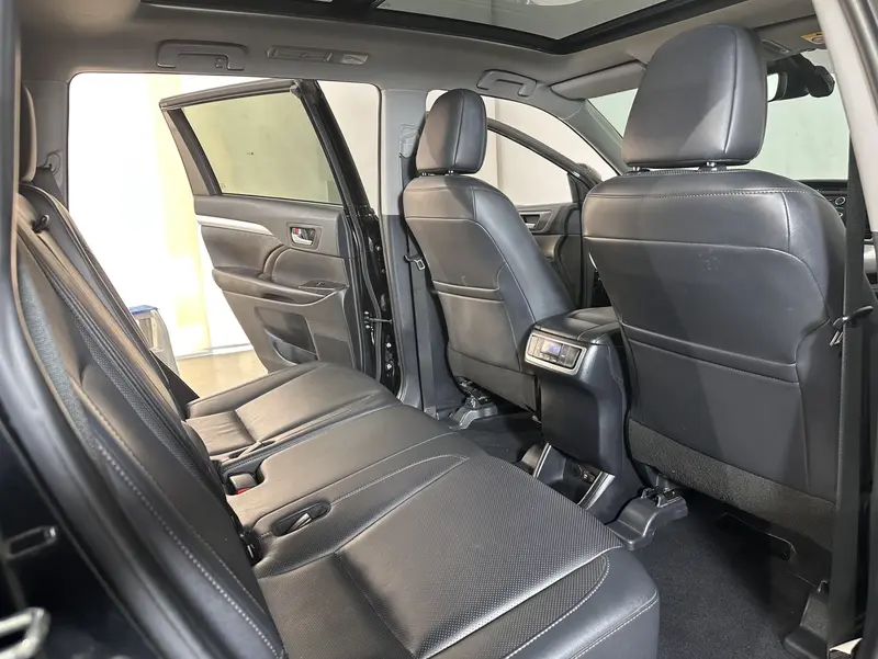 Toyota Highlander 2.0 T — фото 13