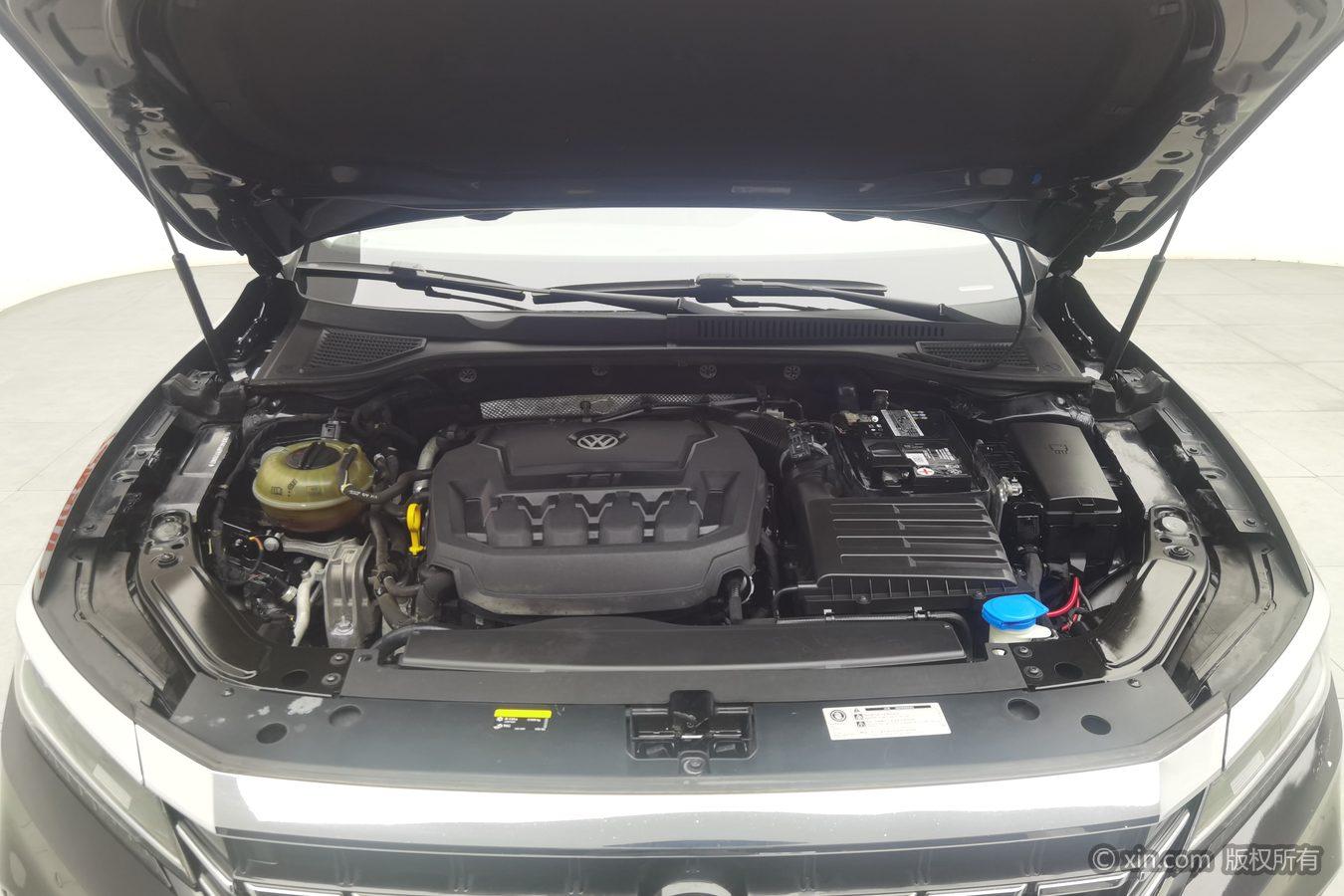 Volkswagen Passat 2019 330TSI Luxury VI
