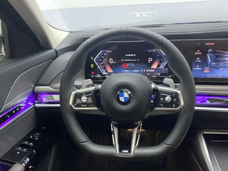 BMW 7 Series — фото 15