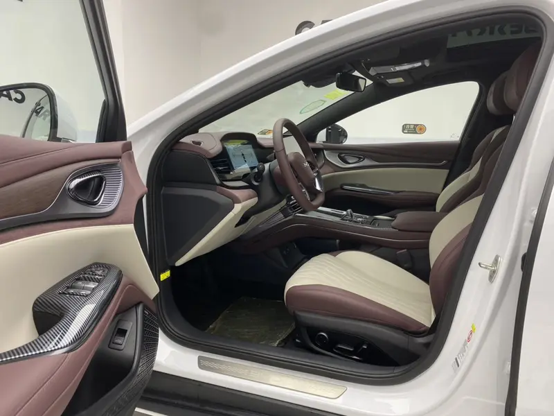 BYD Seal — фото 17