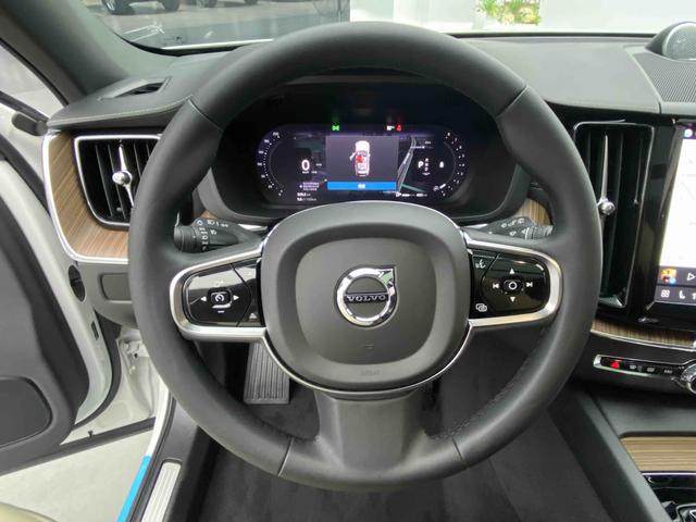 VOLVO XC60 2024 — фото 20