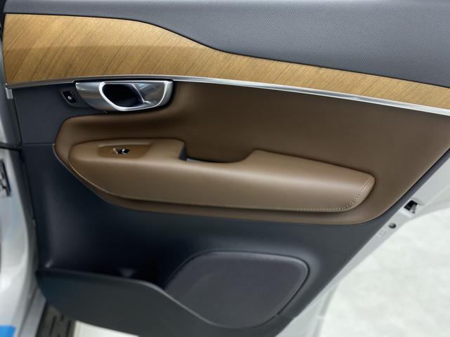 VOLVO XC90 2023 — фото 15