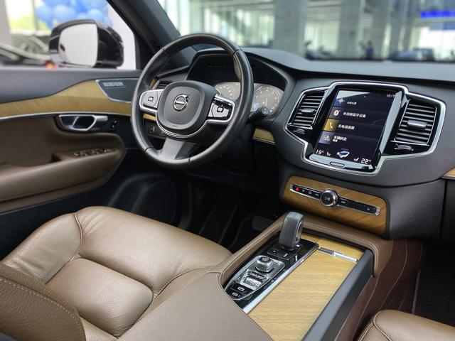 VOLVO XC90 2021 — фото 26