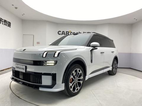 Lynk & Co 900