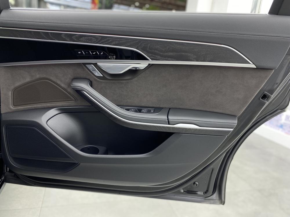 Audi A8, фото 20