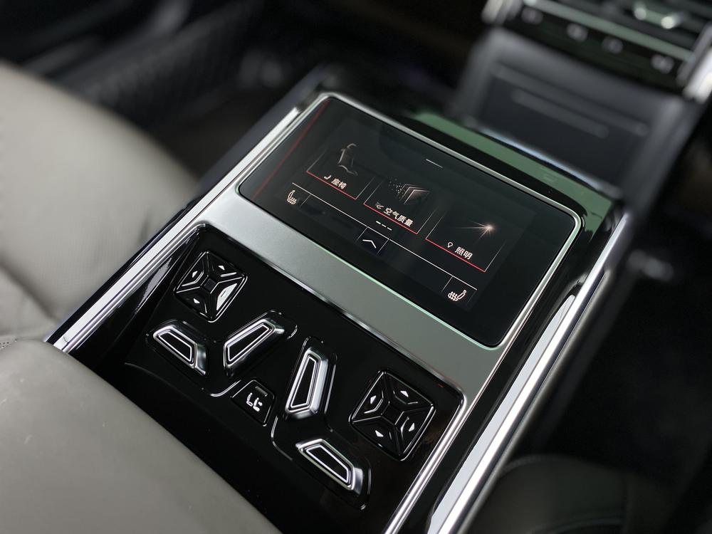 Audi A8, фото 27