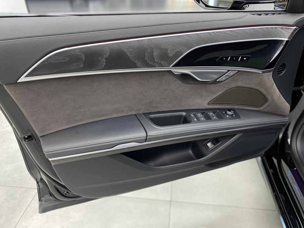 Audi A8, фото 12