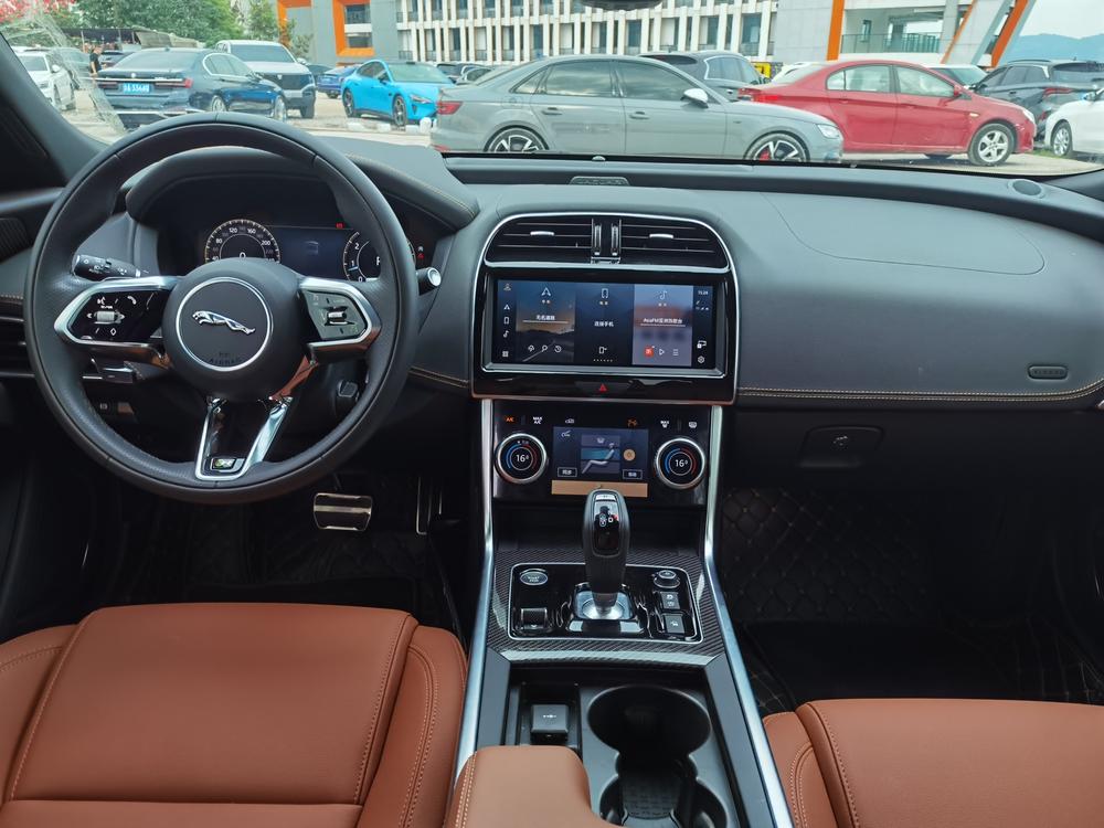 Jaguar XEL, фото 7